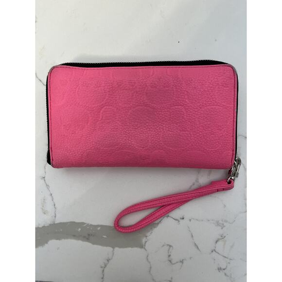 Betsey Johnson Hot Pink SKULLS Wallet Wrislet All Around Zipper - Picture 2 of 5